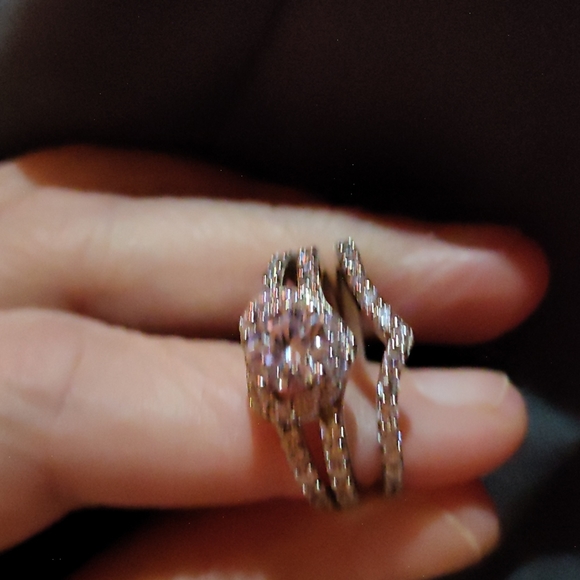 Size 9 2 Piece Wedding Set .925 Sterling Silver - Picture 2 of 2